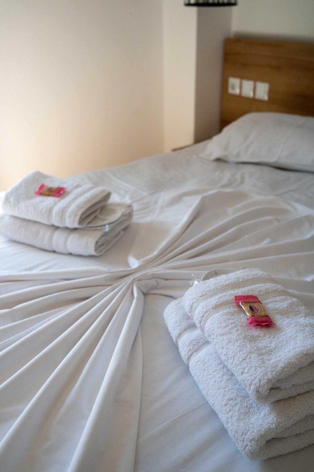 Finikas Suites & Apartments 10Min From Athens Airport Artemida  Eksteriør billede