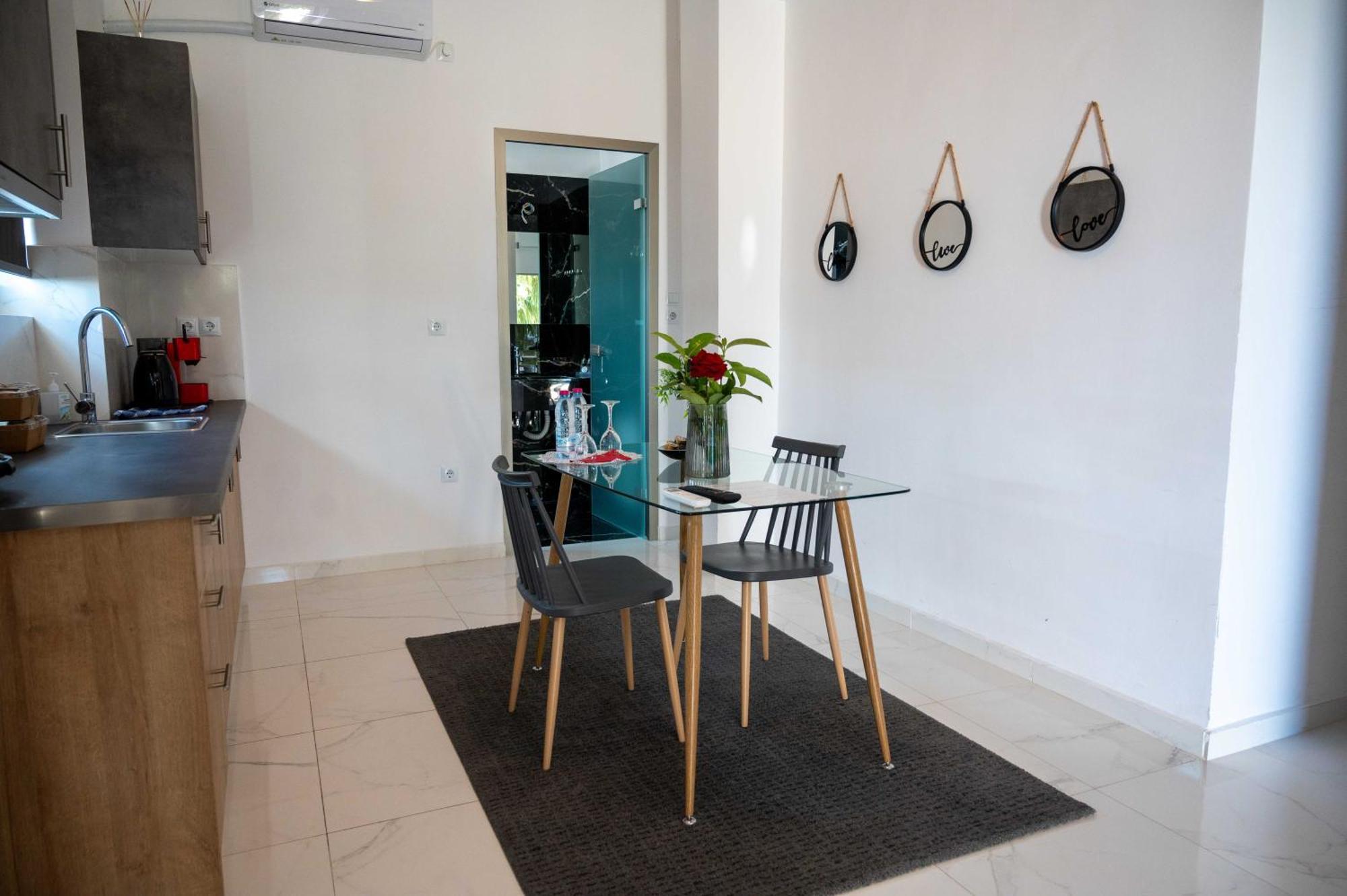Finikas Suites & Apartments 10Min From Athens Airport Artemida  Eksteriør billede