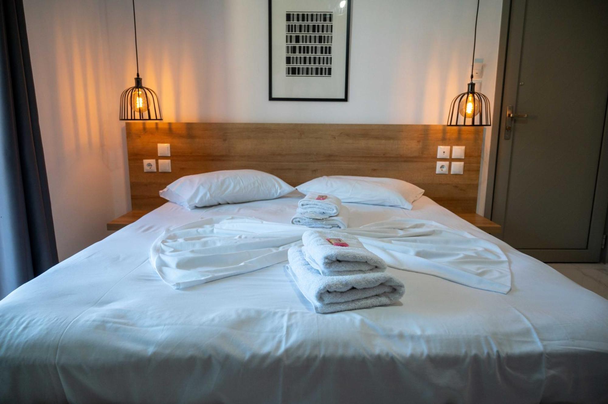 Finikas Suites & Apartments 10Min From Athens Airport Artemida  Eksteriør billede