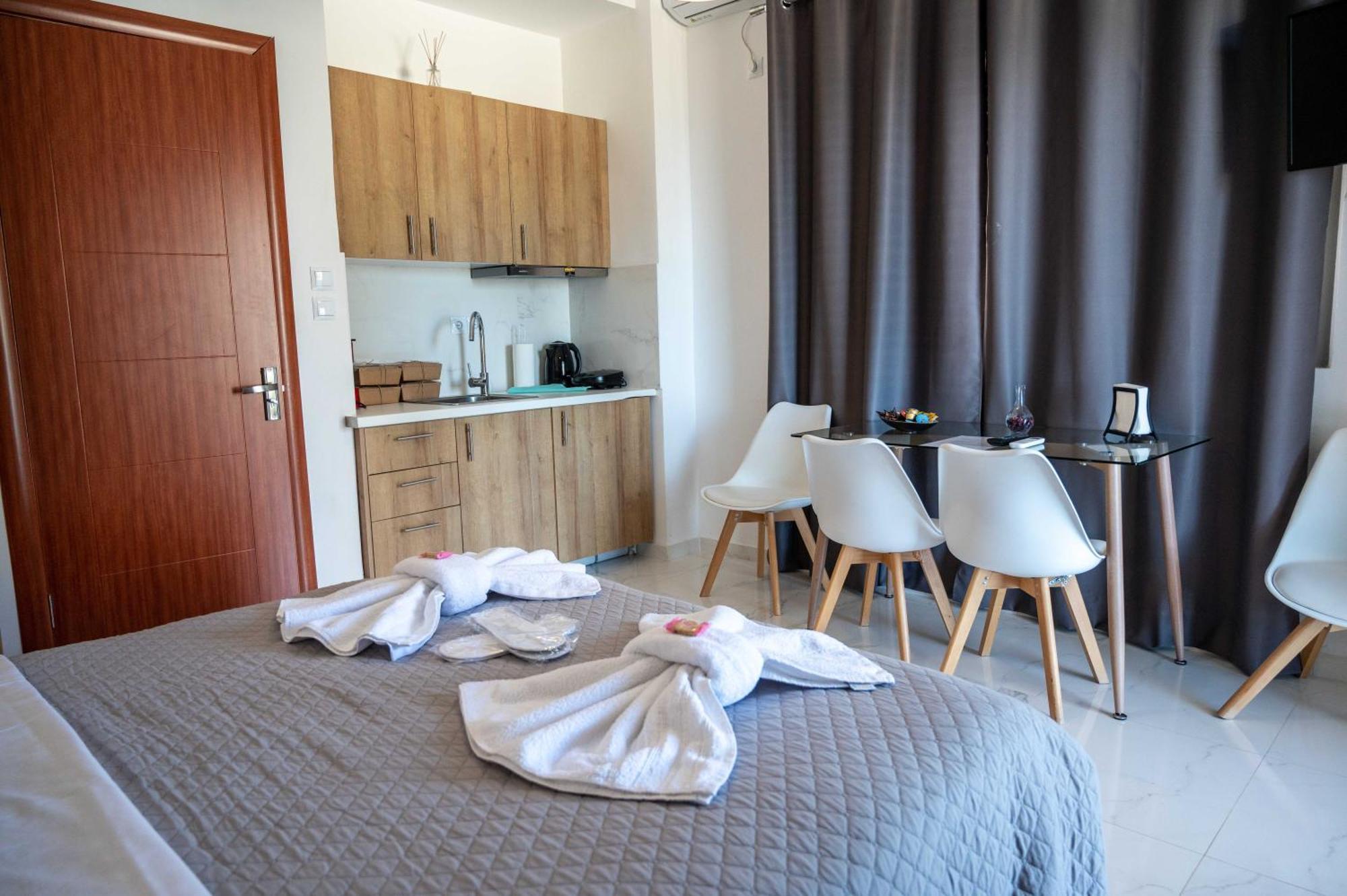 Finikas Suites & Apartments 10Min From Athens Airport Artemida  Eksteriør billede