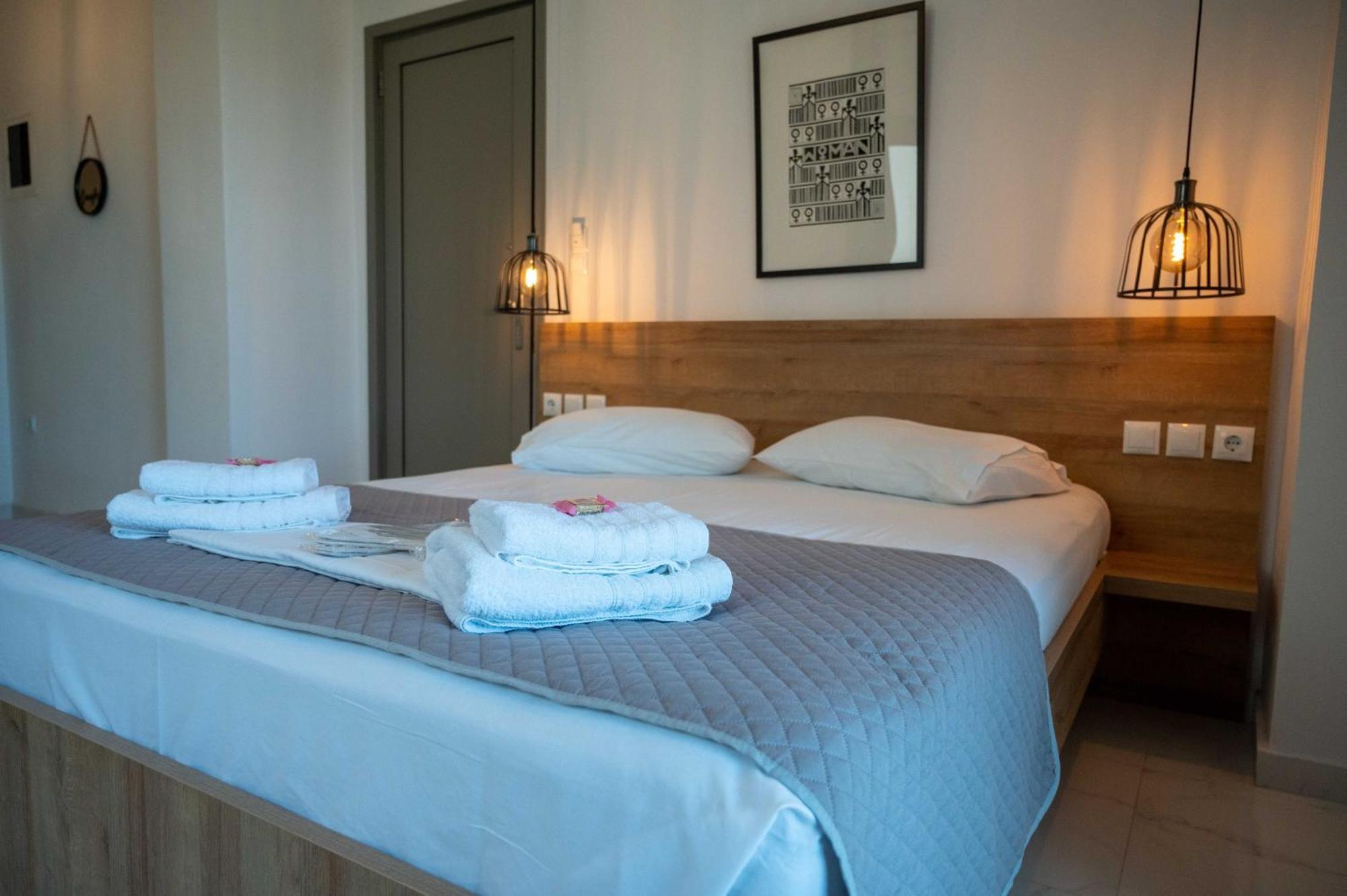 Finikas Suites & Apartments 10Min From Athens Airport Artemida  Eksteriør billede