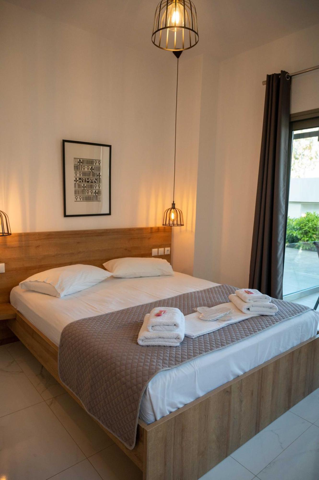 Finikas Suites & Apartments 10Min From Athens Airport Artemida  Eksteriør billede