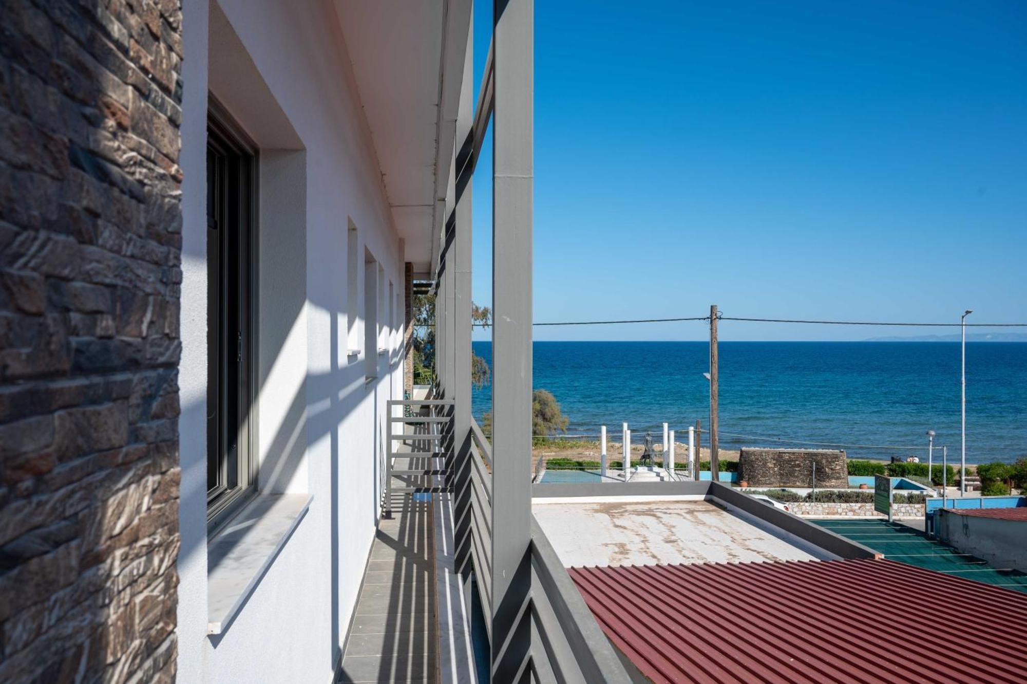 Finikas Suites & Apartments 10Min From Athens Airport Artemida  Eksteriør billede