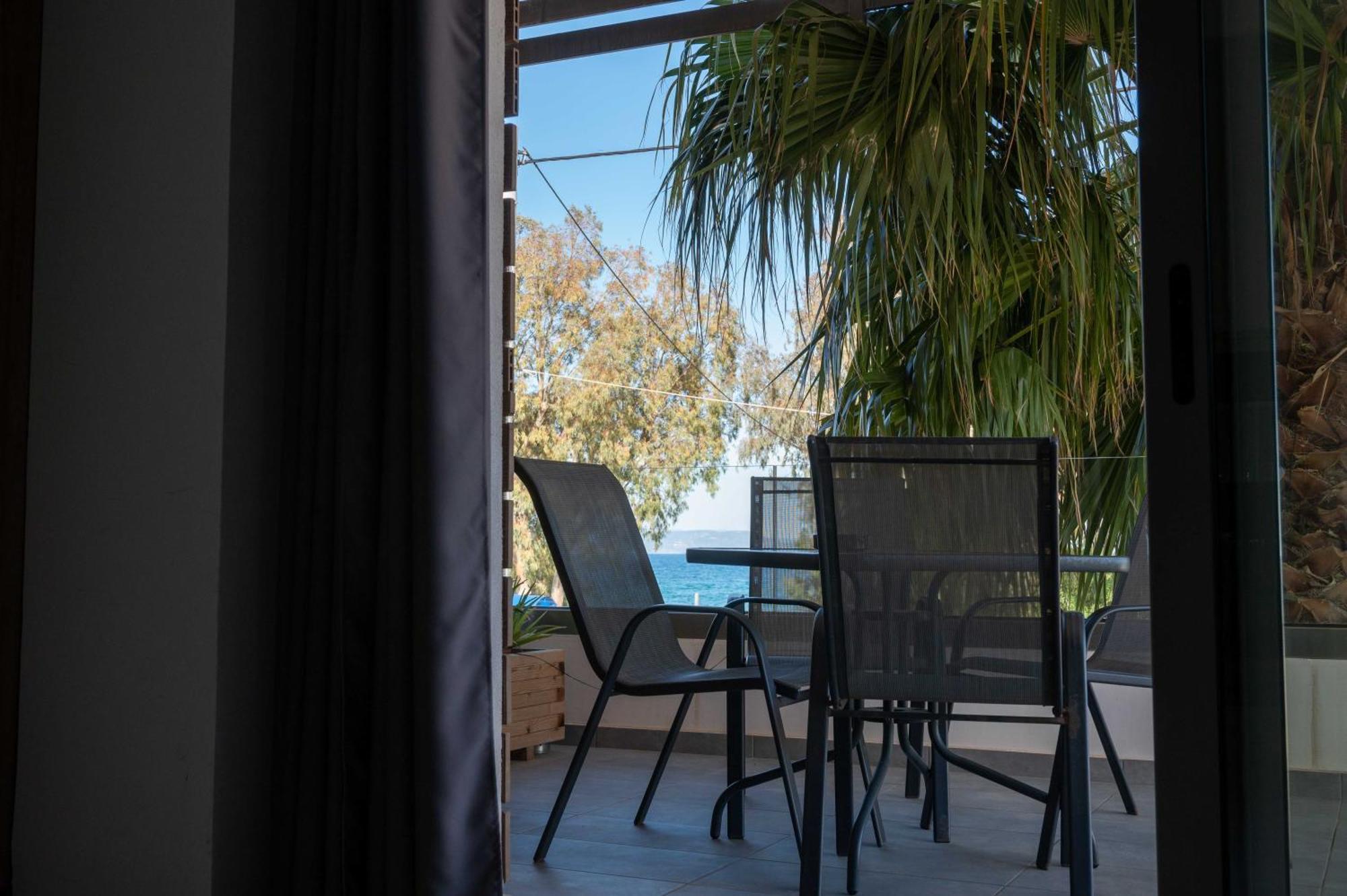 Finikas Suites & Apartments 10Min From Athens Airport Artemida  Eksteriør billede